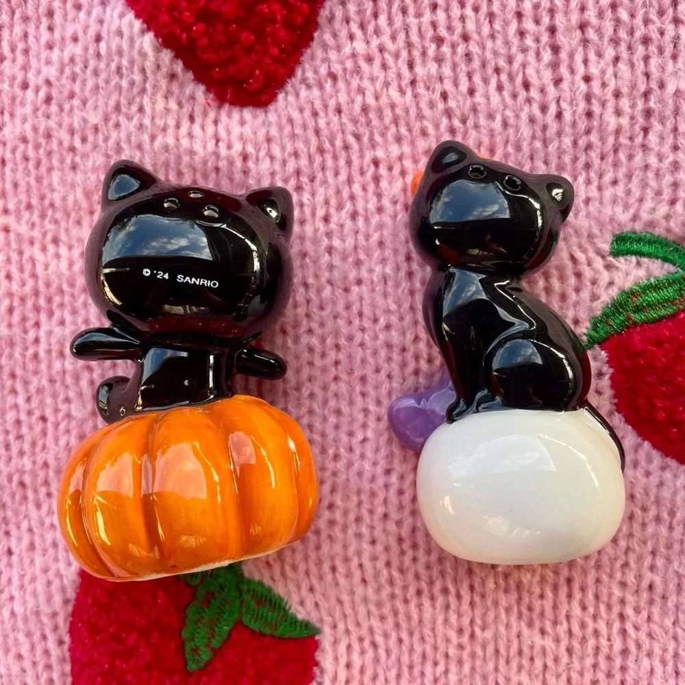 Sanrio Hello Kitty Halloween Pumpkin and Black Cat Ceramic Salt and Pepper Set